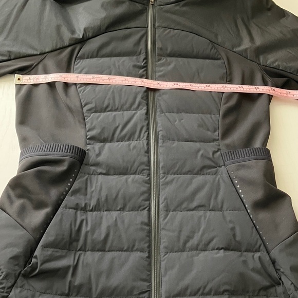 Lululemon Down For It All Jacket (Size 6) NWT - Picture 15 of 16